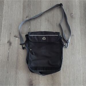Vintage 00’s Nike ACG Messenger Bag